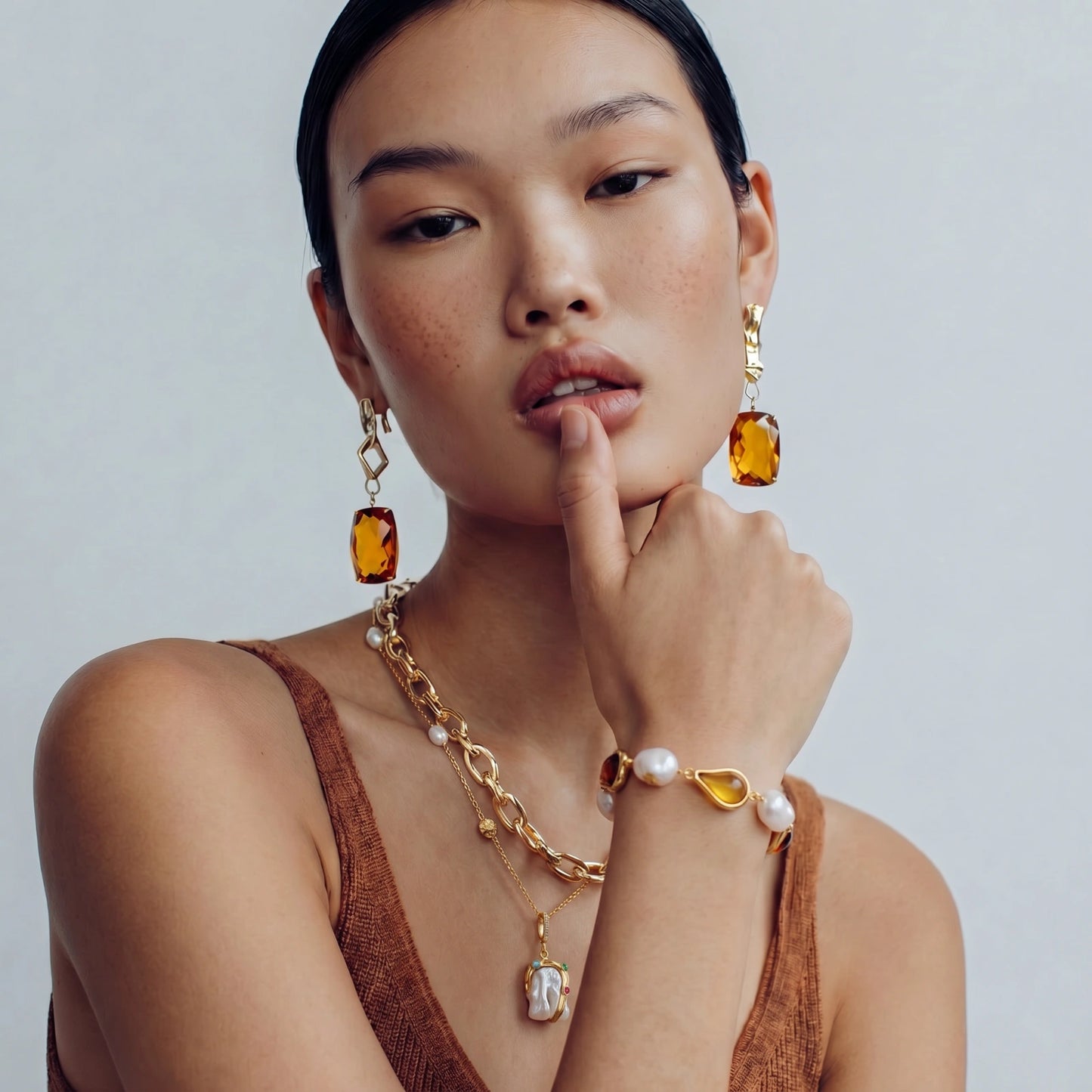 Golden Teardrop Bracelet - ELLIVERSE