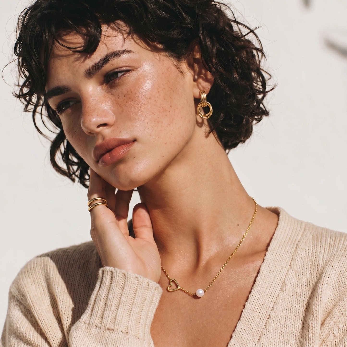 Pearl Heart Embrace Necklace - ELLIVERSE
